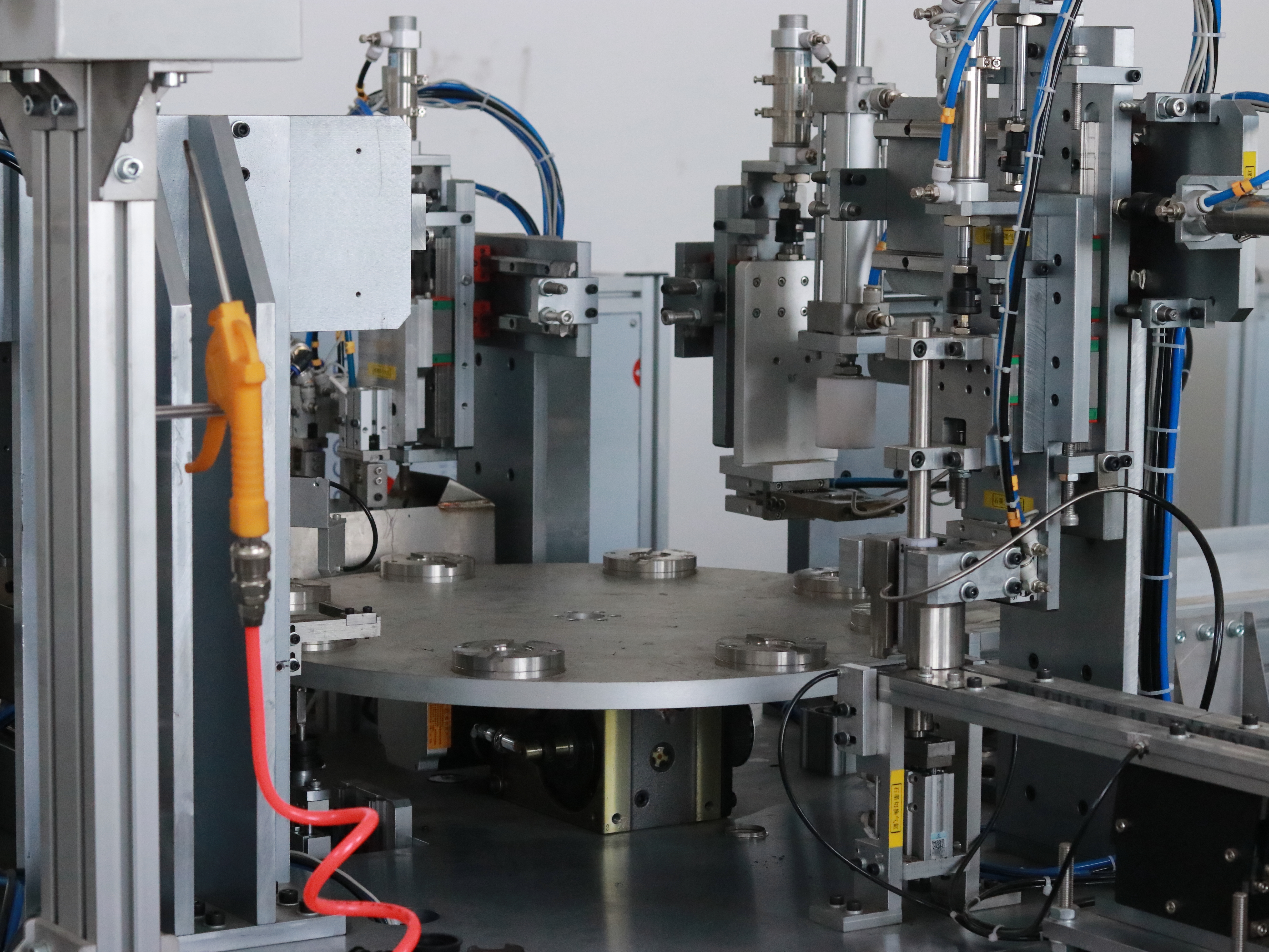 New Automated Assembly Machines